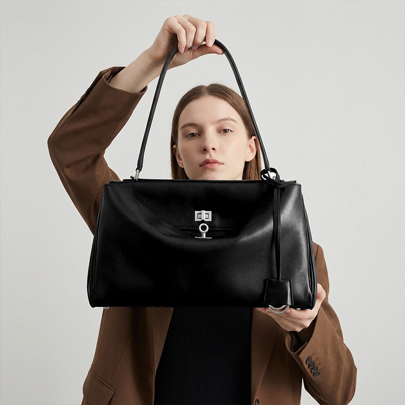 Sculpted Leather Commuter Bag - interior view